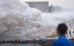 Hàng trăm nghìn tấn nước bốc hơi và hiện tượng "sông trời" khiến cả Nhật Bản lẫn Trung Quốc chìm trong nước