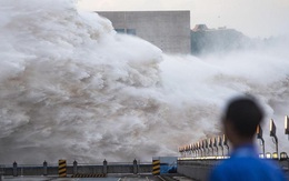 Sông Dương Tử lại "dâng trào": TQ "lo ngay ngáy" về đợt lũ mới, đập Tam Hiệp chịu áp lực lớn