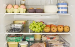 Tủ lạnh là nơi sinh sống của 2 họ vi khuẩn, để không bị ngộ độc thì đừng để thức ăn trong đó lâu hơn khoảng thời gian cho phép như sau