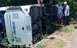 Tai nạn xe khách thảm khốc ở Quảng Bình: Các nạn nhân là cựu học sinh đi họp lớp, số người chết tăng lên 13