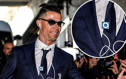 Lương lên tới hơn 800 tỷ/năm, Ronaldo vẫn khiến tất cả sốc nặng khi dùng tai nghe có dây và máy nghe nhạc rẻ tiền đã dừng sản xuất