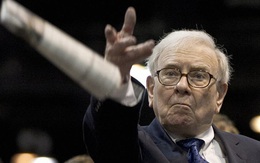 Warren Buffett cho rằng đầu tư vàng là ngu ngốc, nhưng năm 2020 có vẻ lại được xem là "thời" của kênh kim loại quý này