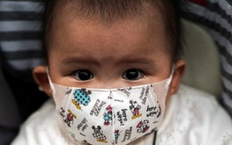 Chuyên gia hô hấp Trung Quốc cảnh báo: Virus corona có thể lây truyền từ mẹ sang con