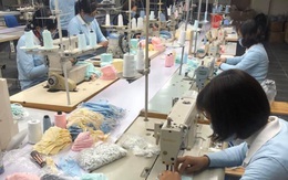 Doanh nghiệp dệt may chạy đua sản xuất khẩu trang