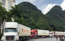 Hàng trăm xe thanh long, mít, chuối… vẫn nằm chờ ở cửa khẩu với Trung Quốc