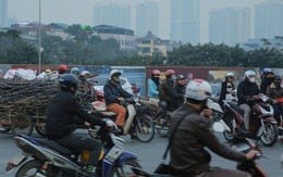 Ảnh: Cảnh chen chúc, lạng lách đánh võng tại các “điểm đen” ùn tắc mới phát sinh trên địa bàn thành phố Hà Nội