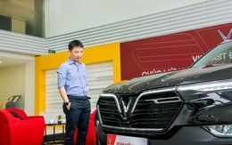‘Ông trùm’ Rolls-Royce Việt Nam mua VinFast Lux SA2.0 với màu sơn và trang bị gây bất ngờ