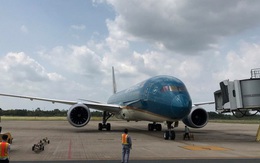Cận cảnh 3 chuyến bay chở hơn 600 hành khách từ Hàn Quốc hạ cánh sân bay Cần Thơ