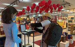 Ngành bán lẻ ‘quay cuồng‘ vì Covid-19: Siêu thị cho nghỉ 80% nhân viên bán hàng, siêu thị sụt giảm 1/2 lượng khách đến mua sắm