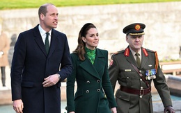 Cùng đặt chân đến Ireland, Công nương Kate và em dâu Meghan khác nhau "một trời một vực": Người đẳng cấp quý phái, người kém sang hơn