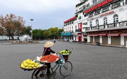 Một Hà Nội lặng thinh giữa những ngày Covid-19: Có thể cách ly xã hội sẽ tiếp tục nhưng những hình ảnh này thì khó quay trở lại