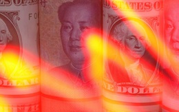 Nỗi lo chiến tranh thương mại và rút vốn mạnh tăng cao khi Trung Quốc tiếp tục hạ giá nhân dân tệ