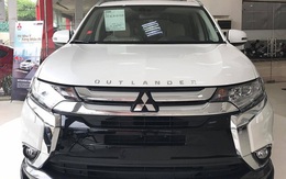 Đại lý xả kho Mitsubishi Outlander 2.4 giảm gần 150 triệu đồng: Giá thấp chưa từng có, động cơ 2.4L, dẫn động bốn bánh