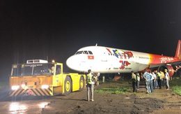 Đã kéo máy bay bị trượt khỏi đường băng Tân Sơn Nhất về sân đỗ