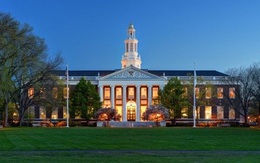 Được khuyên đến thư viện lúc 4h30 sáng, người đàn ông phát hiện "bí mật lớn" của trường đại học Harvard