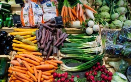 Nhân viên siêu thị tiết lộ về độ tươi ngon của rau củ quả: Có khi để cả năm, chưa rửa đã xếp lên kệ