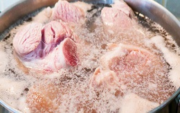 Có tới 5 sai lầm phổ biến khi sơ chế thịt lợn khiến món ăn quen thuộc trở thành thứ gây hại cho sức khỏe