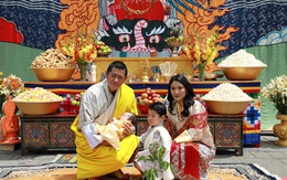 Vợ chồng Hoàng hậu "vạn người mê" Bhutan chính thức công bố tên con trai thứ 2 và loạt ảnh hiện tại của đứa trẻ khiến dân mạng xuýt xoa
