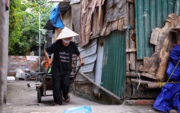 Nắng nóng đeo bám người dân xóm ngụ cư Hà Nội