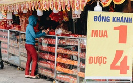 Bánh Trung thu lề đường ở Sài Gòn: Mua 1 tặng 3 nhưng giá bằng 4 cái