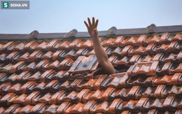 Những cánh tay ‘cầu cứu’ từ mái nhà trong cơn lũ lịch sử ở Quảng Bình