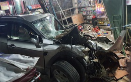Hiện trường vụ xe điên tông vào nhà dân ở Quảng Ngãi, làm nhiều người chết
