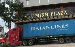 Người Đà Nẵng thuê container chắn trước khách sạn, cửa hàng để đề phòng sức tàn phá khủng khiếp của bão số 9