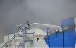 Đang cháy lớn trong khu công nghiệp Hiệp Phước tại TP.HCM
