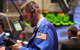 Dow Jones tiếp tục tăng hơn 250 điểm, trong khi cổ phiếu công nghệ bị bán tháo mạnh