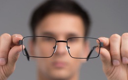 BS nêu đích danh 6 thói quen xấu khiến cho thị lực suy giảm: Hãy thay đổi để "cứu" đôi mắt