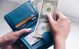 Chuyên gia tâm lý tài chính chia sẻ thứ thường để trong ví và 6 cách tiết kiệm tiền