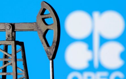Giá dầu tăng vượt mức đỉnh 8 tháng