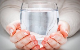 Chuyên gia dinh dưỡng: Đây là thời điểm quan trọng cần uống nước để thải độc cho hệ tiêu hoá