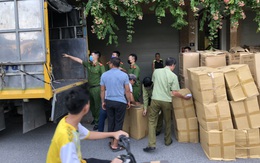 Tạm giữ gần 800.000 chiếc khẩu trang không hóa đơn tại Hà Nội