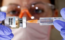 Cổ phiếu Moderna tăng vọt sau khi đạt thỏa thuận bán 100 triệu liều vaccine cho chính phủ Mỹ