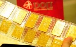 Giá vàng trong nước cuối tuần tạm "lặng sóng", đắt hơn 2 triệu đồng/lượng so với vàng thế giới