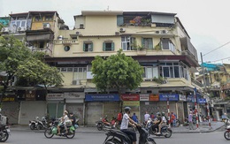 Hàng loạt cửa hàng ở phố cổ Hà Nội lần thứ hai lao đao vì dịch Covid-19