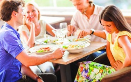 4 triệu chứng xuất hiện sau bữa ăn có thể là tín hiệu bệnh tật, 4 thực phẩm nên ăn sau bữa ăn để có dáng đẹp, thân khỏe