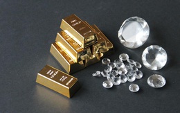 Vì sao giữa khủng hoảng như Covid-19, nhà đầu tư lại "ôm" vàng mà không phải kim cương?