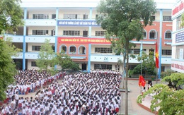 Hà Nội: Trường tiểu học bỏ quên học sinh trên xe đưa đón