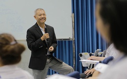 "Giáo sư quần đùi" Trương Nguyện Thành và cách giáo dục Cha Voi: Đừng bắt con cố làm đúng, cứ để con tự trải nghiệm và sửa sai