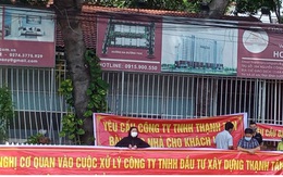 Bình Dương: Hàng chục cư dân Thạnh Tân căng băng rôn đòi bàn giao căn hộ