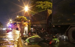 TP.HCM: Ô tô 7 chỗ tông hàng loạt xe máy dừng đèn đỏ, nhiều người bị thương nằm la liệt