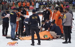 Tai nạn máy bay Indonesia: Máy bay còn nguyên vẹn trước khi lao xuống nước, phát hiện tín hiệu hộp đen