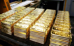 Vàng bị bán tháo trong phiên cuối tuần
