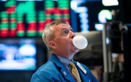 Giới triệu phú Mỹ 'vung tiền' đầu tư chứng khoán như thể bong bóng thị trường đang cận kề