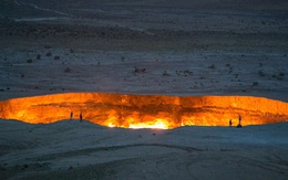 Câu chuyện về "cổng địa ngục" khổng lồ rực lửa suốt 50 năm: Khai mở chỉ vì một sai lầm không thể cứu vãn của con người