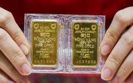 Giá vàng bất ngờ quay đầu giảm mạnh nửa triệu đồng/lượng