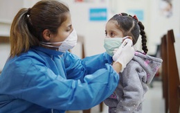 Nguy cơ mắc COVID-19 ở trẻ em và người lớn có khác nhau?