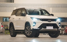 Toyota Fortuner mới sắp về Việt Nam: Là xe nhập khẩu, thêm trang bị tiện nghi và tính năng an toàn